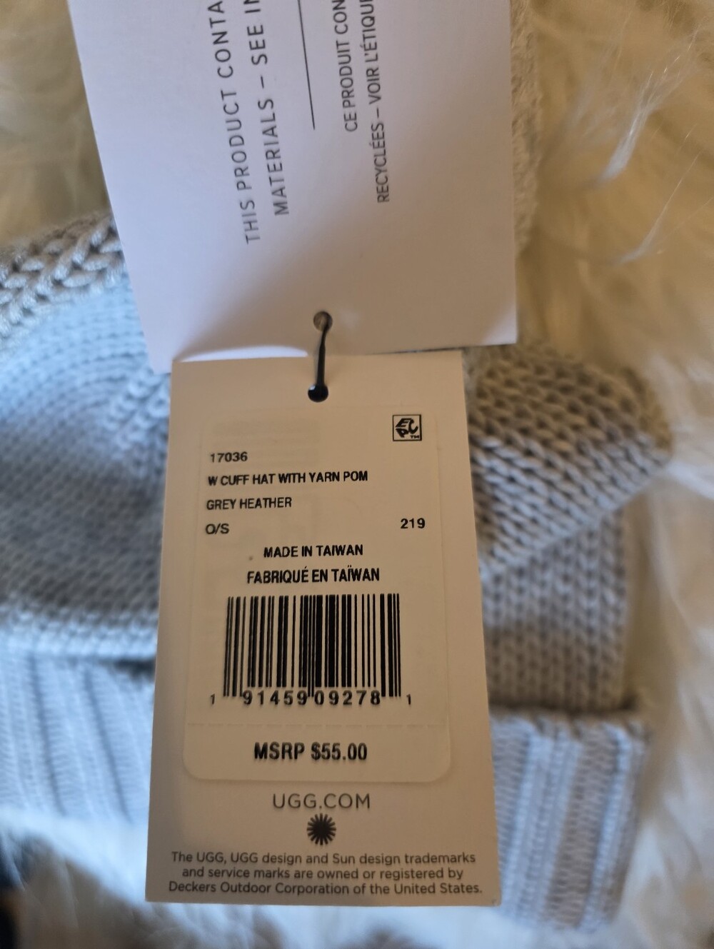 NWT- UGG Cuff Knit Beanie With Yarn Pom (Grey Heather) - Picture 5 of 6